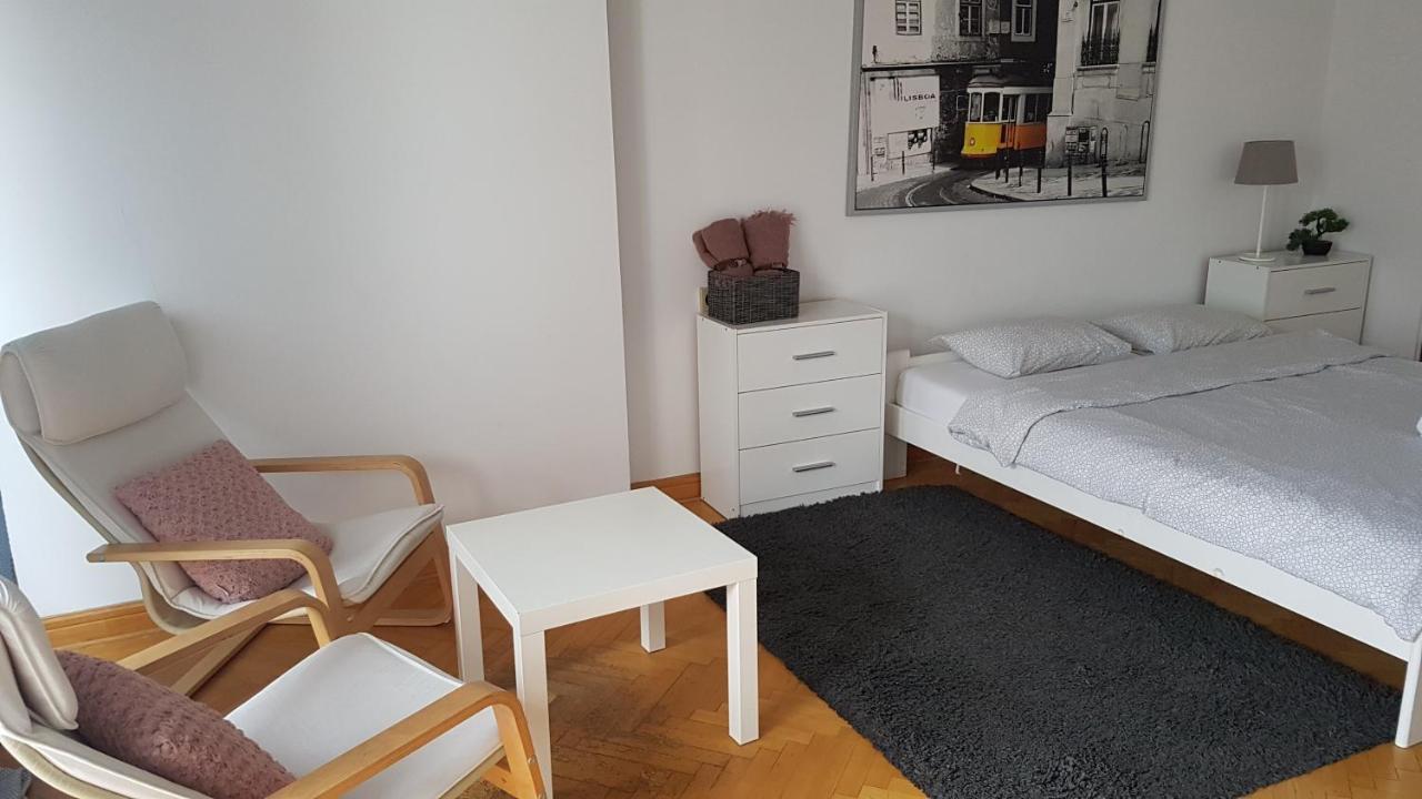 Green Wood Apartament Stara Ochota วอร์ซอ ภายนอก รูปภาพ