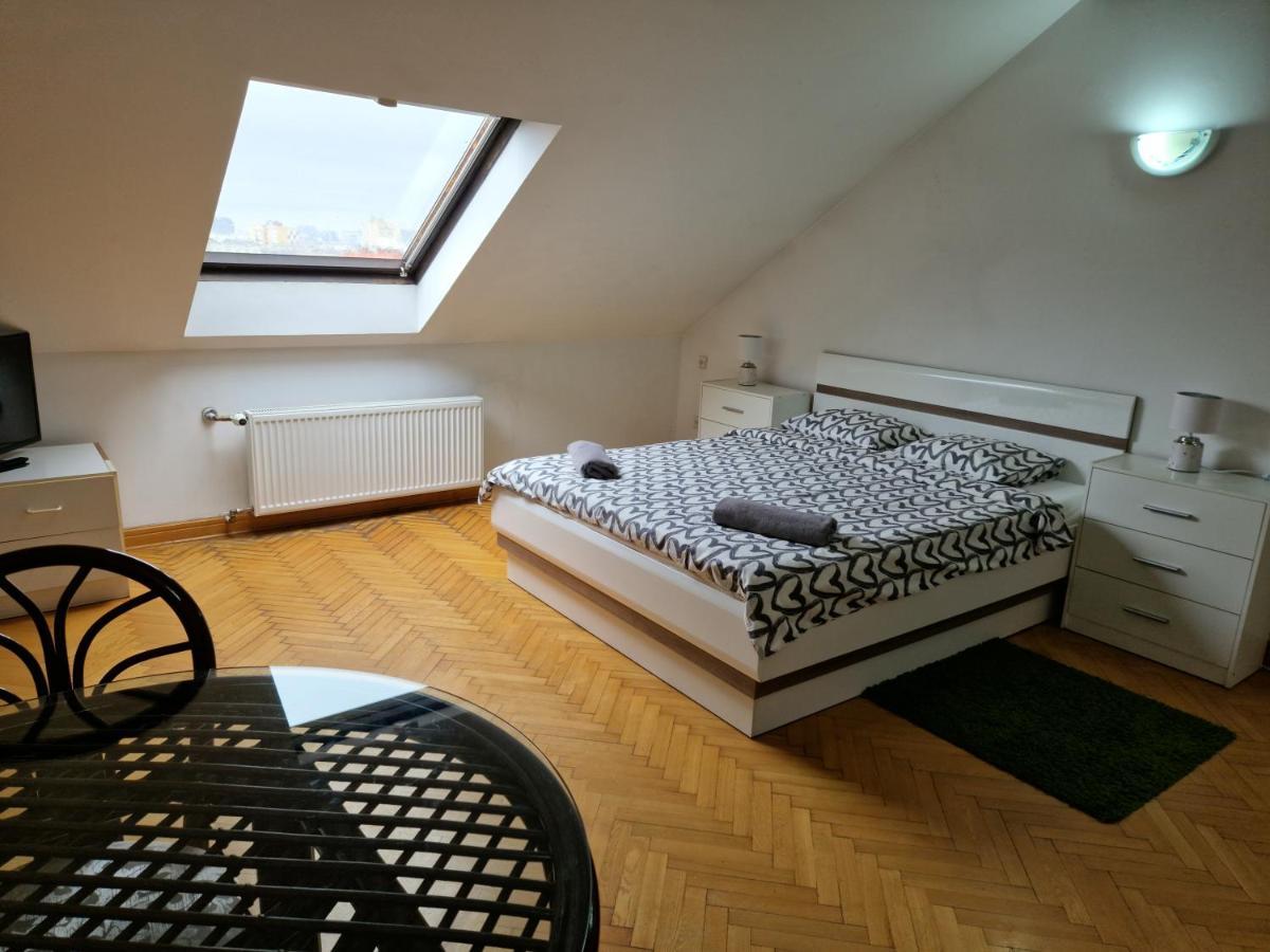 Green Wood Apartament Stara Ochota วอร์ซอ ภายนอก รูปภาพ