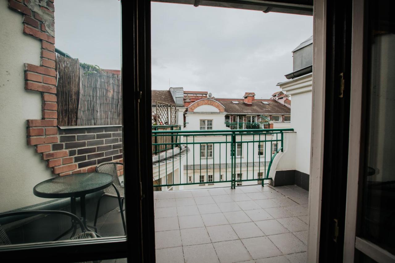 Green Wood Apartament Stara Ochota วอร์ซอ ภายนอก รูปภาพ